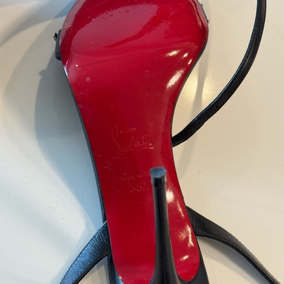 CHRISTIAN LOUBOUTIN
Nappa Spike Loubigirl Chain
100 Sandals 38.5 - Picture 6 of 13